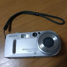 Sony Cyber-shot 4.0 Megapixel Digital Camera with Optical Zoom Silver Color