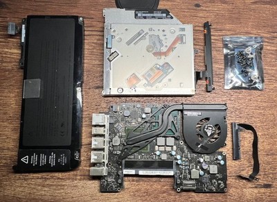 Apple 2010 13'' A1342 MacBook 13'' 2.4GHz Dual Core Logic Board, DVDRW, Battery +
