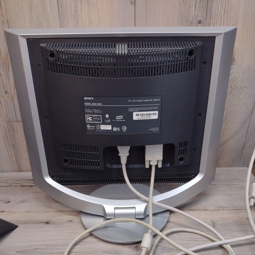 Sony SDM-HS53 15-Inch TFT LCD Color Computer Display - Picture 2 of 8