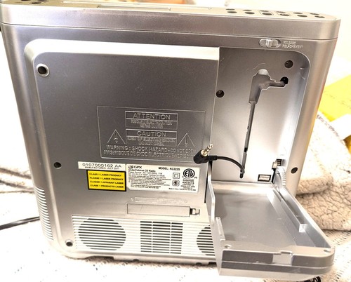 GPX Under Cabinet CD/Radio KC222S Remote & Mounting Hardware MP3 Ready - Picture 5 of 8