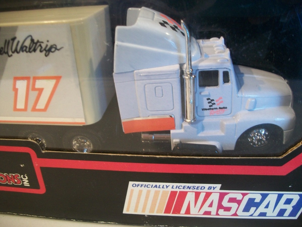 Racing Champions #17 DARRELL WALTRIP Team Transporter Western Auto