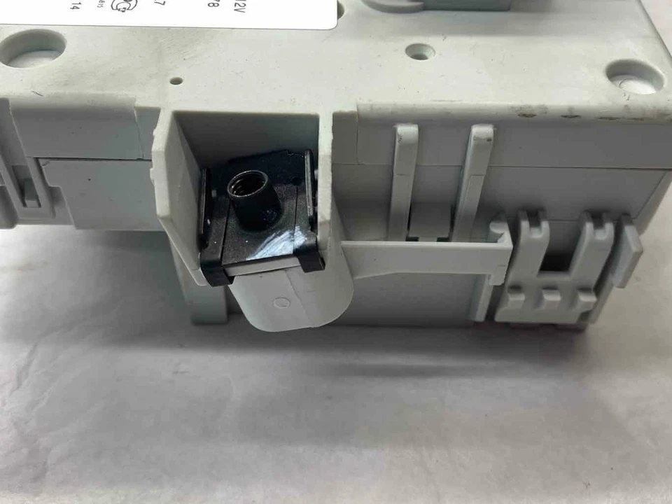 2014 菲亚特 500 机舱保险丝继电器接线盒代码 51986324 货车 G — 第 3/4 张图片