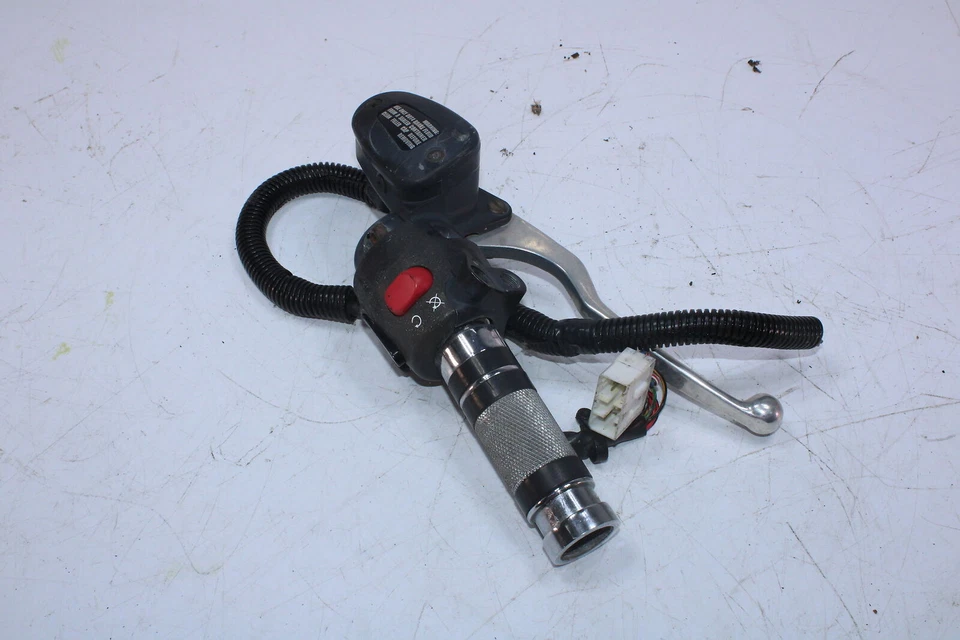 02 TRIUMPH AMERICA CLIP DERECHO EN MANGO INTERRUPTOR DE ARRANQUE APAGADO T2026200 Foto 2 de 4