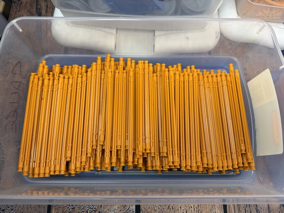 Massive Huge Bulk Lot of K'NEX KNEX 1000's & 1000's of Pieces 30 lbs - Image 3 of 4