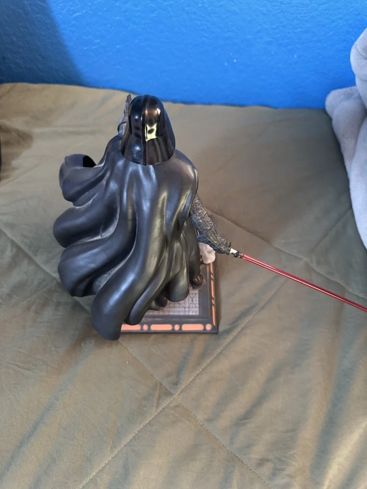 Estatua de Darth Vader Foto 3 de 4