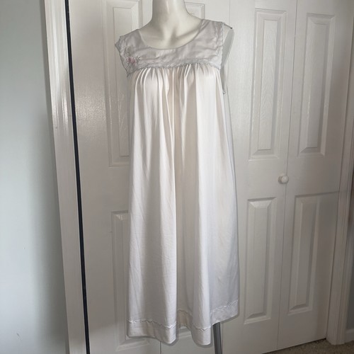 Vintage White Silky Nylon Nightgown ShadowLine Cottagecore Grannycore - Picture 1 of 11