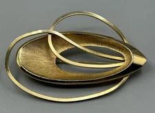Vintage EMMONS Gold Tone Metal Brooch - Signed