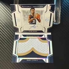 2024 Panini National Treasures Yves Missi Rpa Jerseys Signature Booklet /21