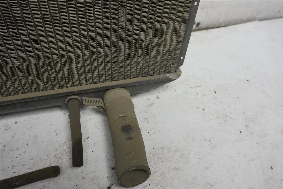 Radiador usado Nissan Pathfinder 1990-1995 21460-57G00 Foto 4 de 4