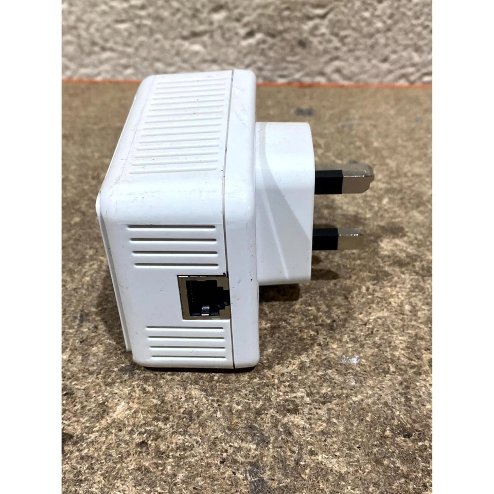 Devolo dLAN 200 AV Wireless N Powerline Adapter White Ethernet Port for Desktop - Image 3 of 4