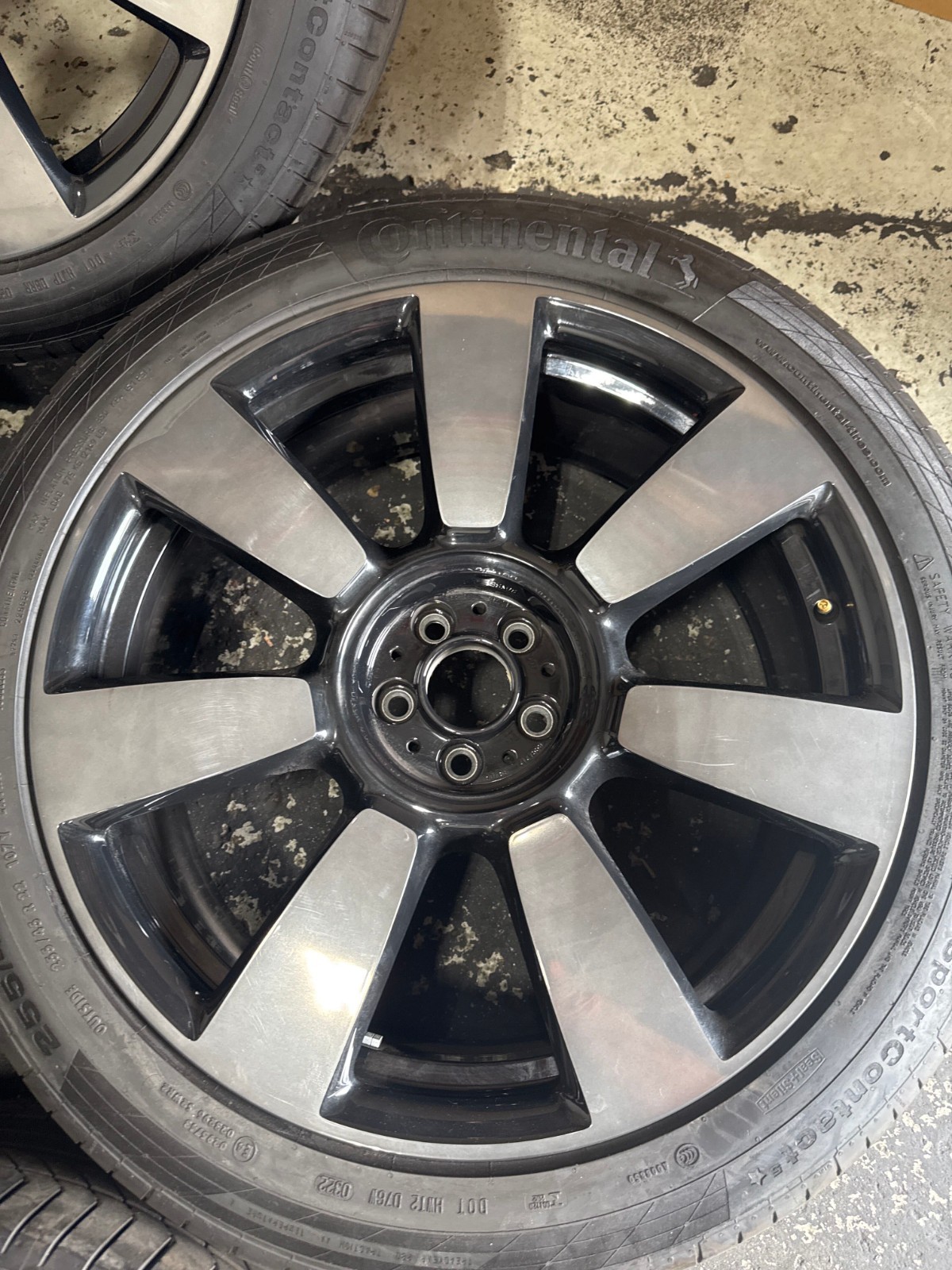 Rolls-Royce Cullinan Wheel P/N 6882835
