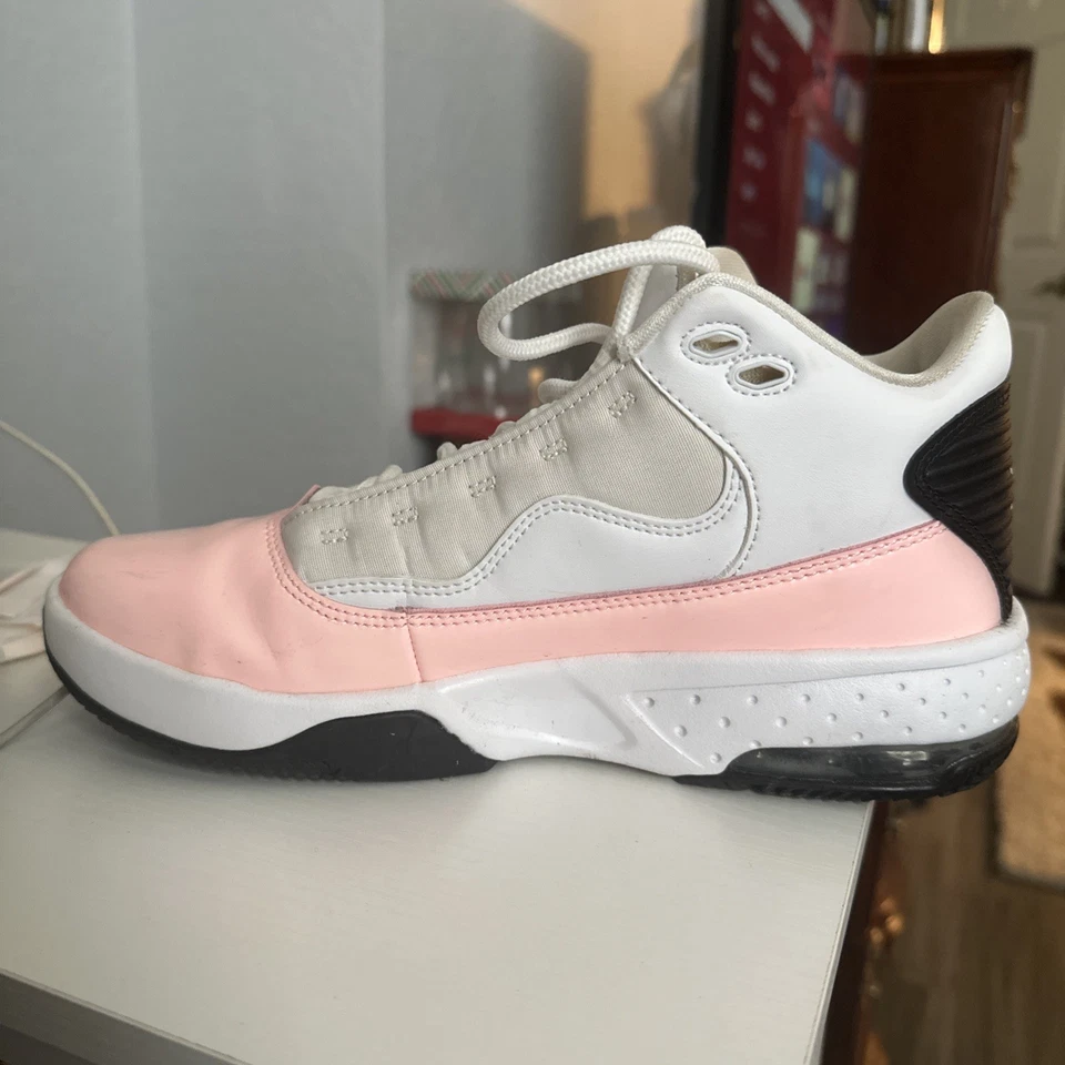 Tenis Air Jordan CN8094-116 Max Aura 2 GS talla 5Y para mujer 6,5 Foto 2 de 4