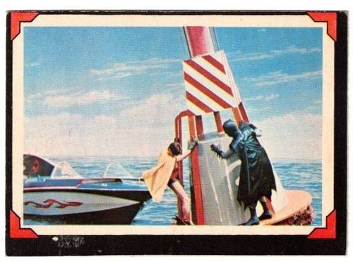 1966 OPC Batman Riddler Back #31 Bat on a Buoy — Raw