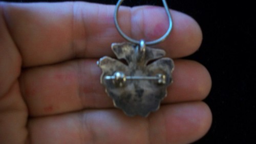 COLLAR BROCHE COLGANTE ZUNI PEQUEÑAS E INTRINCADAS PIEDRAS PRECIOSAS CON INCRUSTACIONES THUNDERBIRD - Imagen 6 de 8