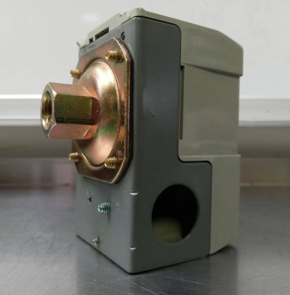 Furnas 69WB6 Pressure Switch 115-575VAC, 32-230DC, 80-100Psi, 1/4in Female NPTF - Image 3 of 4