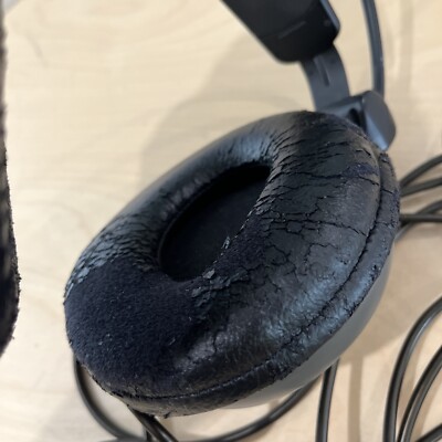 SONY MDR-CD770 Digital Reference Headphones - Vintage (Worn Pads