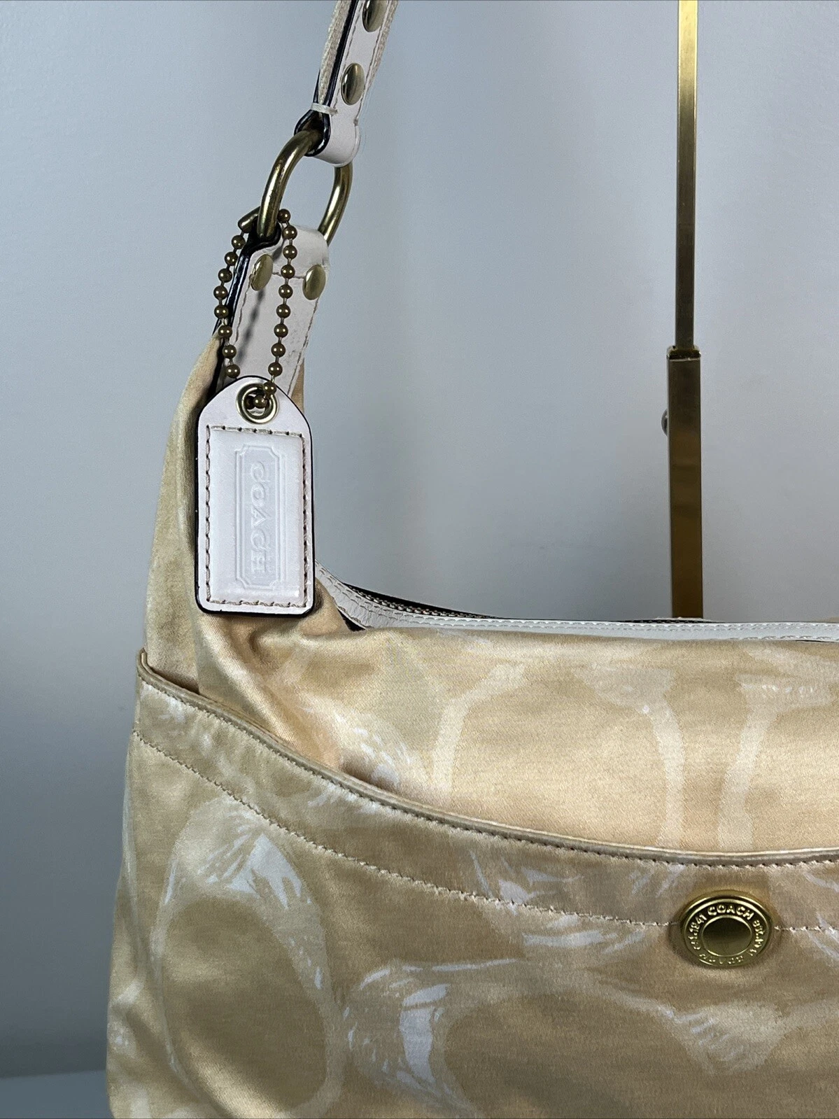 Borsa a tracolla Coach Auth Hampton giallo dorato tessuto scarabocchia pelle beige