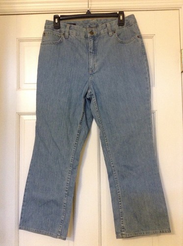 LIGHT WASH DENIM CROPPED CAPRI 