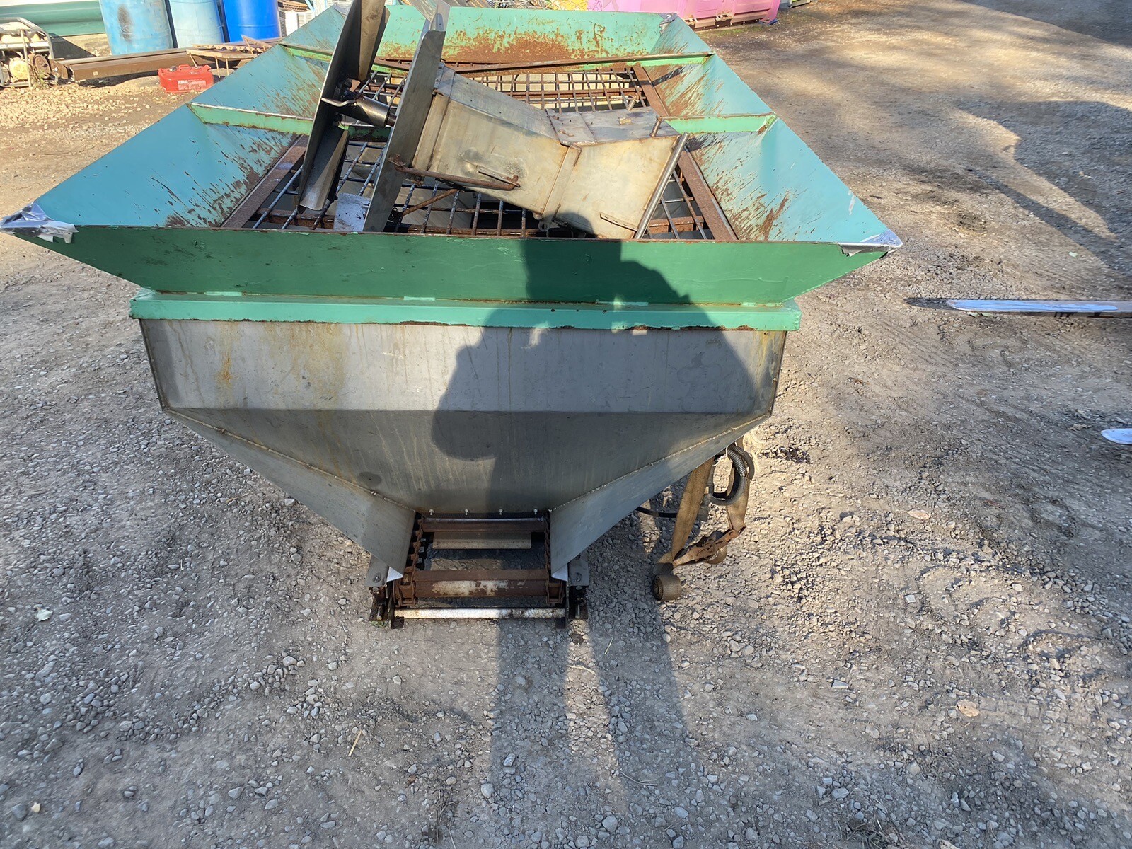 IceOWay salt and sand spreader 3 yard hopper with gas engine eBay