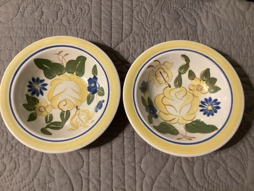 Two Vintage Red  Wing  Pottery 5 1/2 Inch Bowls.  Pattern Is Brittany.