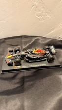 Bburago 1:43 Oracle Red Bull Racing RB19 Max Verstappen #1
