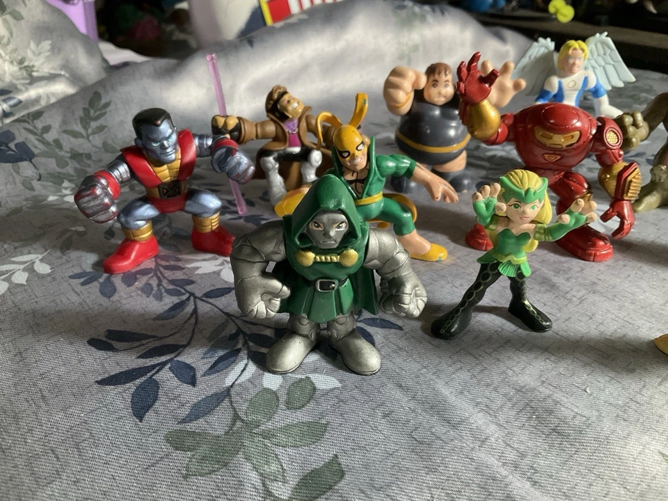 Lot Fisher-Price Imaginext Super Friends Figure Marvel Comics Wolverine,Doom - Image 2 of 4