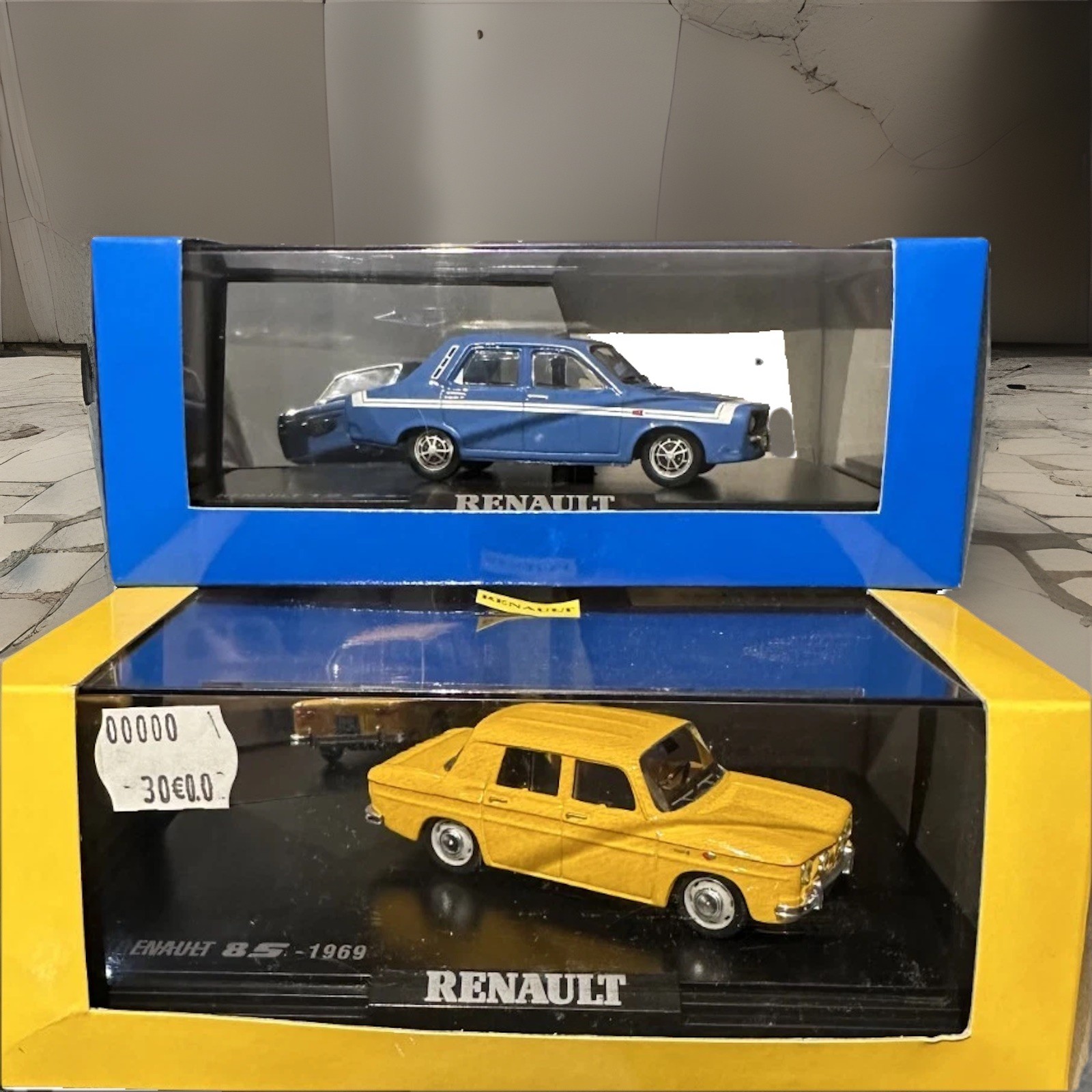 Renault 8S 1969 et 12 Gordini Norev 1/43 le duo nostalgie des voitures d'époque