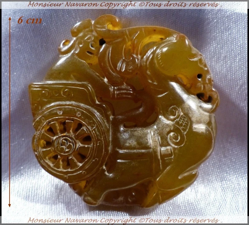 JADE Néphrite Sculpté "Divinité sur un Char" Sculpture originale style archaïque - Photo 3/4