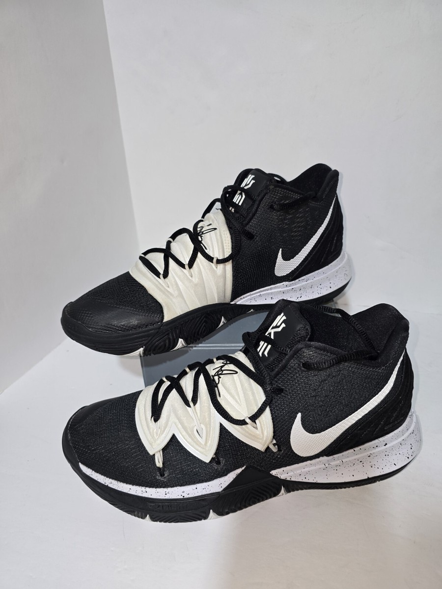 Basketball Shoes Kyrie Low Black And White 🔥Nike Kyrie V “Black