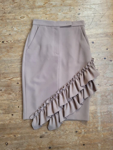Max Mara Skirt In Camel Ruffle Detail Size 6 Uk 2 Us New Business Career 