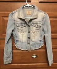 Highway Jeans Jrs. Med fits small Cropped Denim Jacket blue button distressed