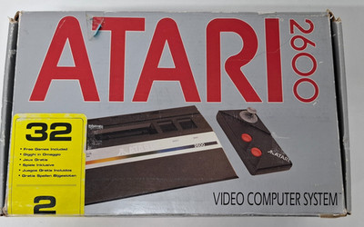 Atari 2600 Video Computer System + 2 Controller + 32 in 1 Game Cartridge