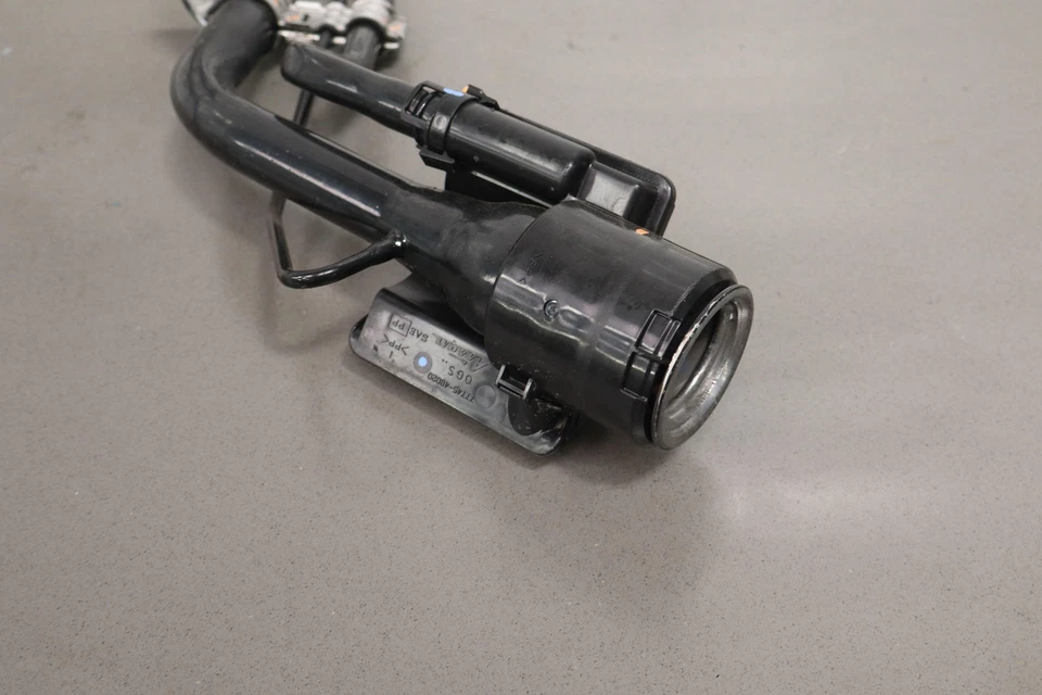 2010-2015 雷克萨斯 GX460 / 4Runner 上下燃油填充颈 — 第 2/4 张图片