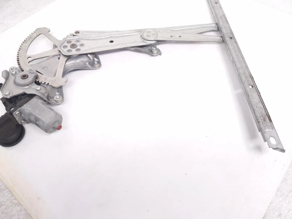 Регулятор двигателя стеклоподъемника передней пассажирской двери 2016 Scion Im 69801-52140 - Изображение 4 из 4