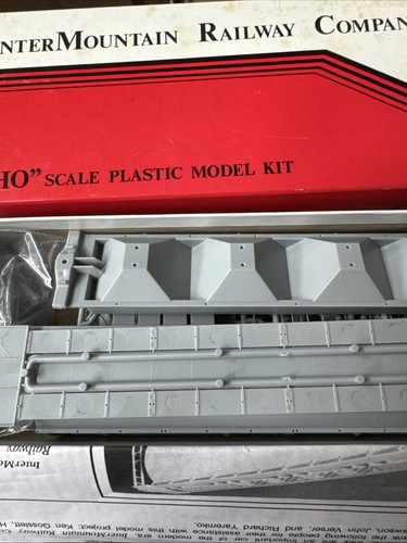Intermountain Railway HO Kit 40299 Coche de Grano Cilíndrico 4 Bahías Tolva Undec Nuevo de Lote Antiguo | Zustand: New