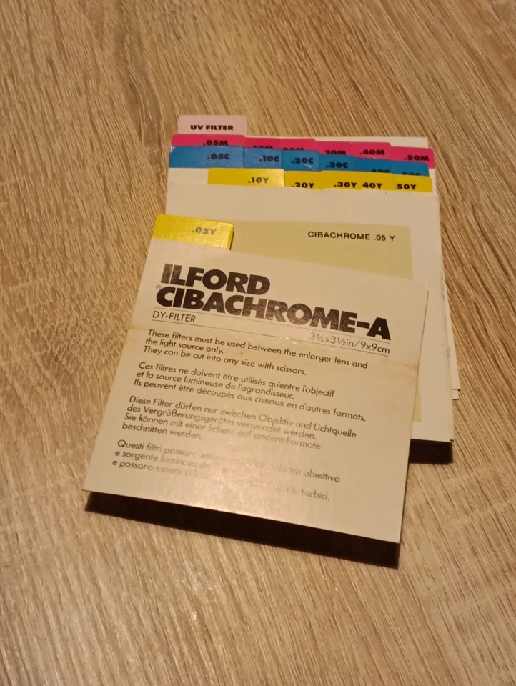 Ilford Cibachrome-A set completo filtri gelatina 9x9cm per ingranditore stampa - Image 2 of 2