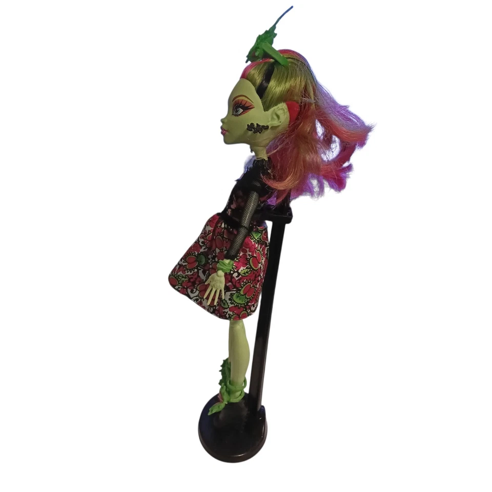 Monster High Doll Venus McFlytrap - Gloom and Bloom - Image 2 of 4