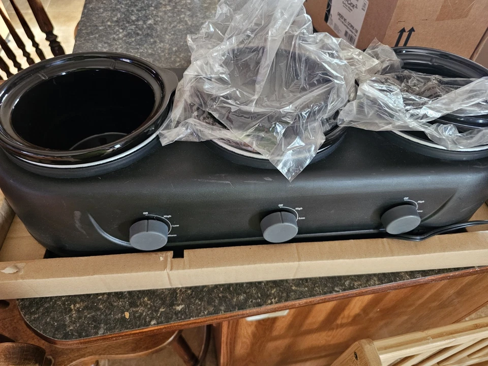 Vintage Black&Decker  3-Pot Slow Cooker  SL3300B - Image 4 of 4