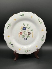 Assiette en faïence de Nevers XIXème décor fruits