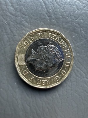 2016 Great Britain £1 Pound Coin   Queen Elizabeth II Shield Design Bi-Metallic