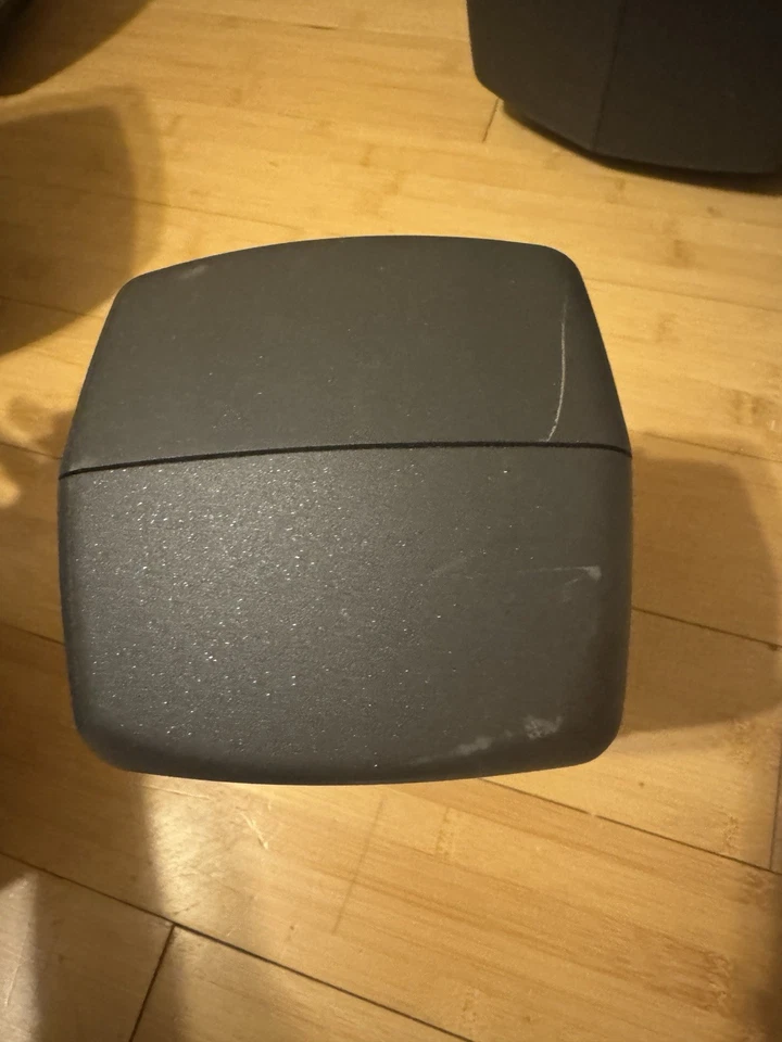 Genelec 8040A Compact Bi-Amplified Monitors. - Image 2 of 3