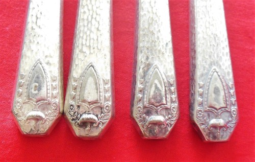 1847 Rogers Bros Silverplate Heraldic 5 Knives 4 Forks 1916 Mono B - Picture 6 of 20