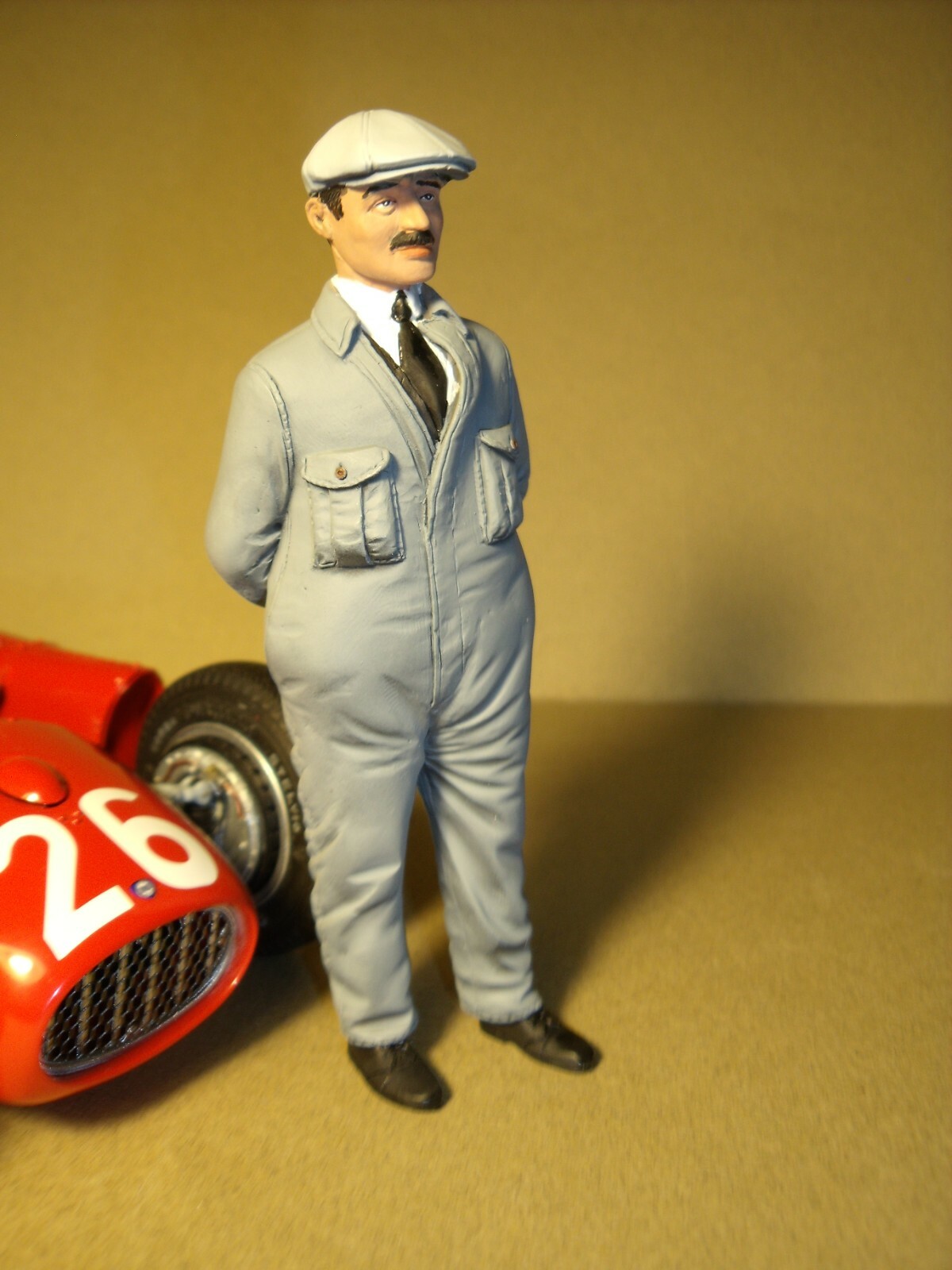 Figurine Vittorio Jano 1/18 à peindre pour personnaliser vos dioramas CMC