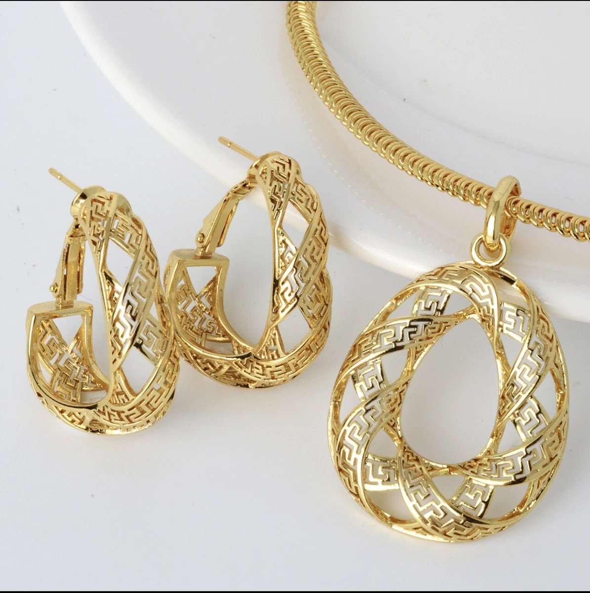 Selling gold plated jewelry online