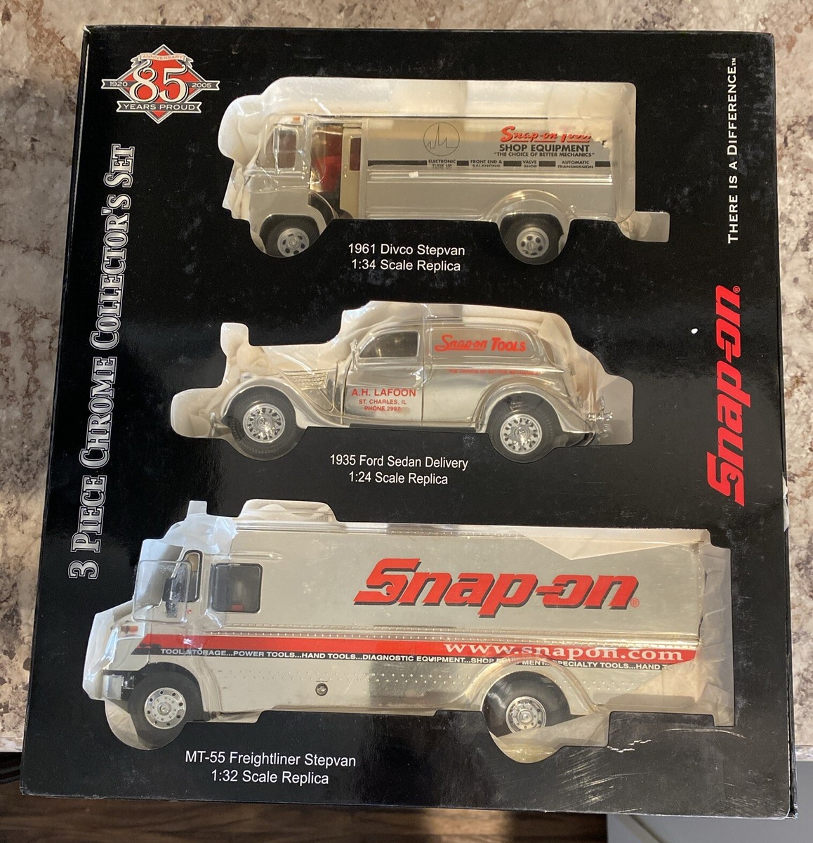 スナップオン　Snap-on　MT-55 FREIGHTLINER　ミニカー 1/64 Snap-On Crown Premiums Collection MT-55 Freightliner