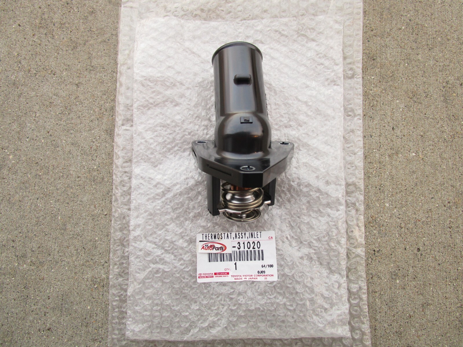 FITS: 06 -18 LEXUS IS350 3.5L V6 ENGINE COOLANT THERMOSTAT WITH HOUSING OEM NEW