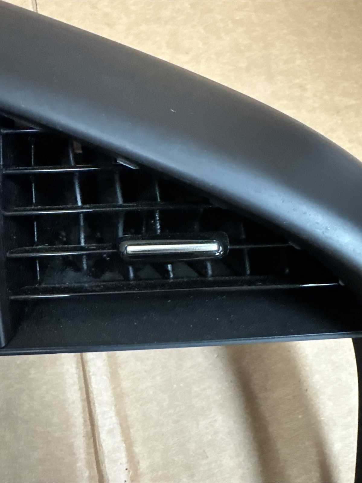 2008 2009 2010- 2014 2015 AUDI R8 FRONT DASH CENTER Radio AIR VENT TRIM OEM 4330
