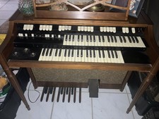 Hammond M-111.    NO SHIPPING AVAILABLE