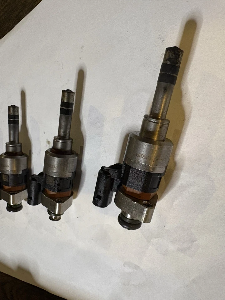 4x Inyectores de combustible OEM GM para Chevy Cruze Malibu Equinox 2016-19 55577403 Foto 3 de 4