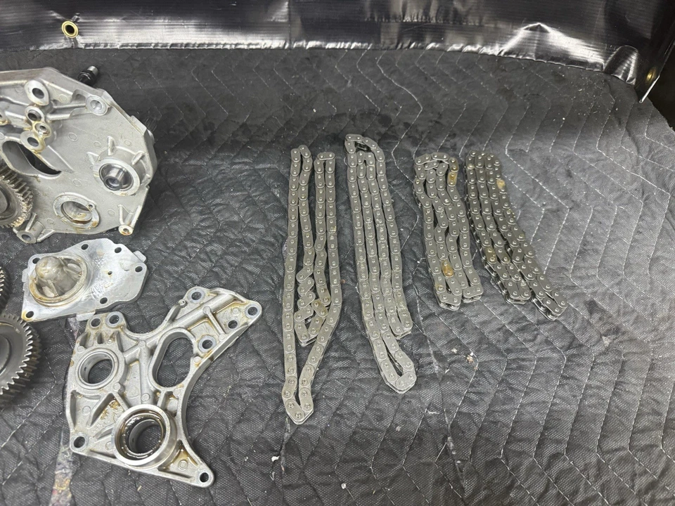 Audi R8 5.2 V10 17+ Timing Belt Chain Set Sprockets USED - Image 3 of 3